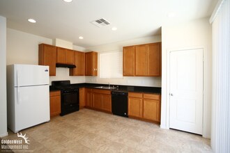 8708 Cerrito Canyon Ct in Las Vegas, NV - Building Photo - Building Photo