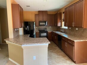 532 Dusty Emerald in Universal City, TX - Building Photo - Building Photo