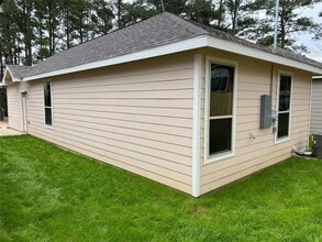 11595 Persimmon St in Willis, TX - Building Photo - Building Photo