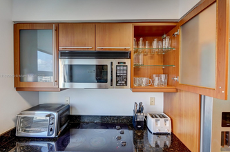 2080 S Ocean Dr, Unit 1702 in Hallandale Beach, FL - Foto de edificio - Building Photo