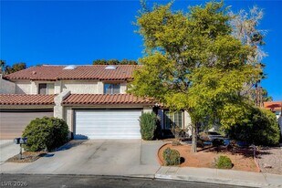 2408 El Cortez Ave in Las Vegas, NV - Building Photo