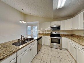 18 Ludwick Ln in Lawrenceville, GA - Foto de edificio - Building Photo