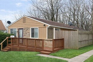 1524 Parkhill Pl NE in Canton, OH - Building Photo