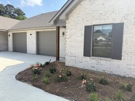 Saddle Creek in Pineville, LA - Building Photo