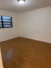 18266 Mediterranean Blvd in Miami Gardens, FL - Building Photo - Building Photo