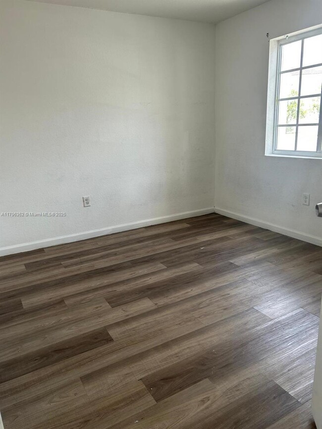 127 SW 6th Ln in Florida City, FL - Building Photo - Building Photo