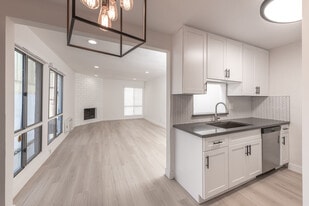 1450 Midvale in Los Angeles, CA - Building Photo