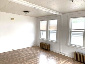 304 Elizabeth Ave, Unit 4 in Pittsburgh, PA - Building Photo - Building Photo