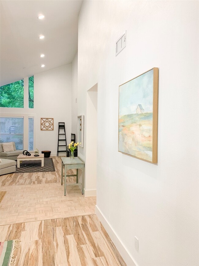 property at 5 Sandlily Ct