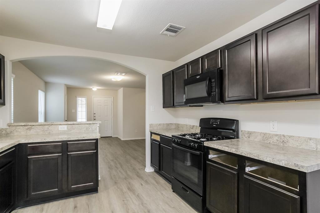 119 Cooper Creek Ln in Willis, TX - Building Photo