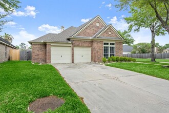 28507 Peper Hollow Ln in Spring, TX - Foto de edificio - Building Photo