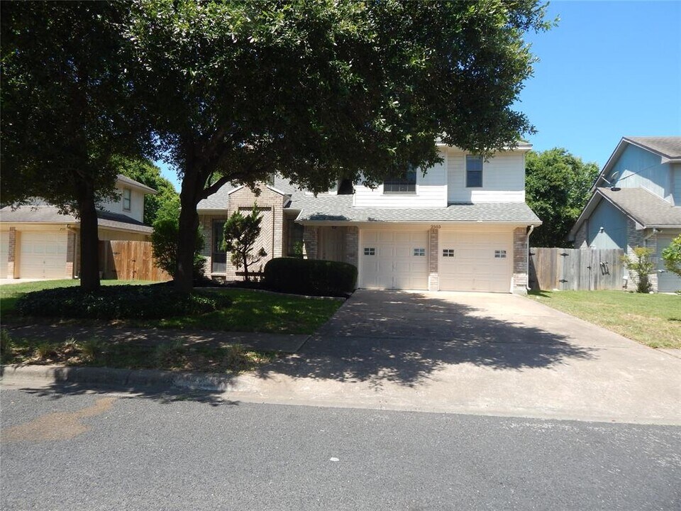 2503 Autrey Dr in Leander, TX - Building Photo