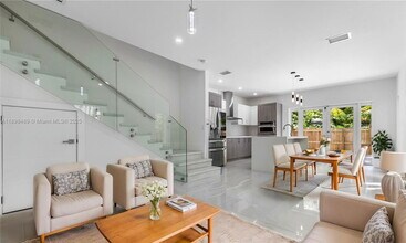 3140 Carter St in Miami, FL - Building Photo - Building Photo