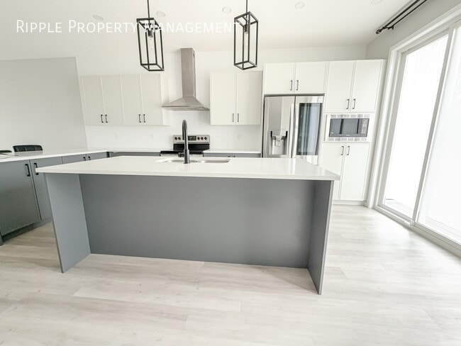 property at 1110 Copperfield Blvd SE
