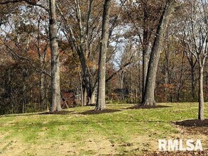 16429 N Hawthorne Ln in Mount Vernon, IL - Building Photo - Building Photo