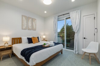 129 11th Ave E, Unit SI ID1375347P in Seattle, WA - Building Photo - Building Photo