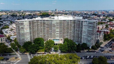 2401 Pennsylvania Ave in Philadelphia, PA - Building Photo - Building Photo