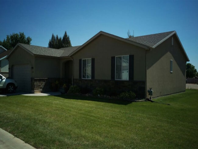 property at 558 Riviera Dr