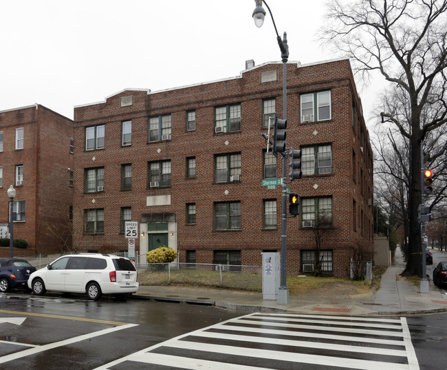 3101 Sherman Ave NW in Washington, DC - Building Photo - Building Photo