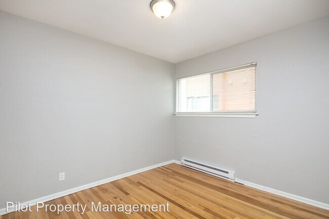 717 3rd Ave N in Seattle, WA - Building Photo - Building Photo
