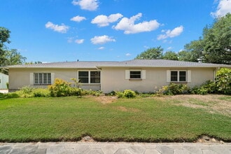860 37th Ave N in St. Petersburg, FL - Building Photo - Building Photo