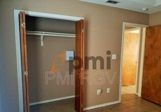 1014 French Ave in Edinburg, TX - Foto de edificio - Building Photo