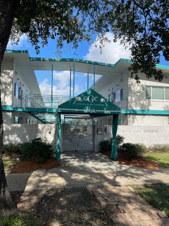 2833 St Charles Ave in New Orleans, LA - Foto de edificio