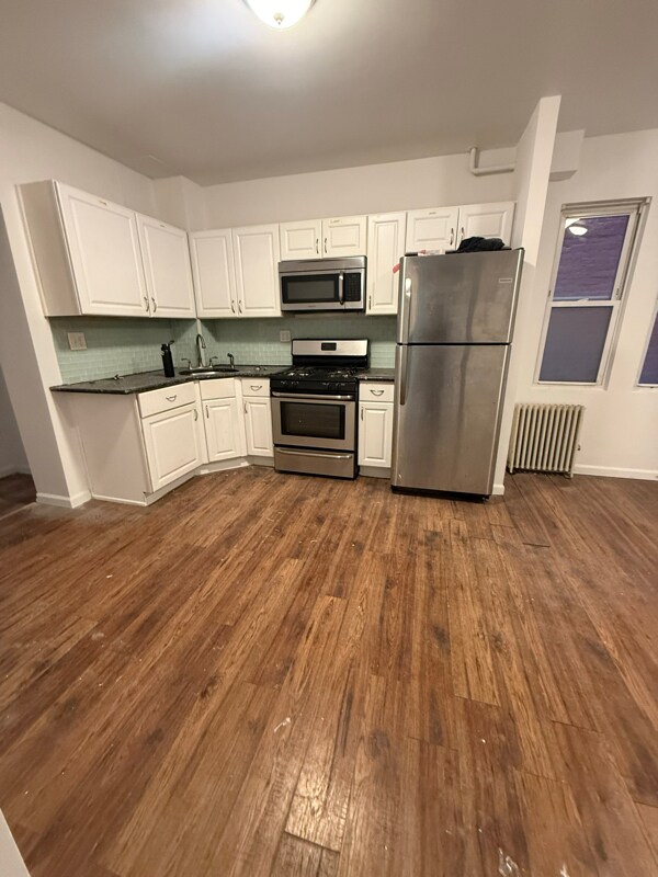 47-14 Ditmars Blvd in Queens, NY - Building Photo - Building Photo