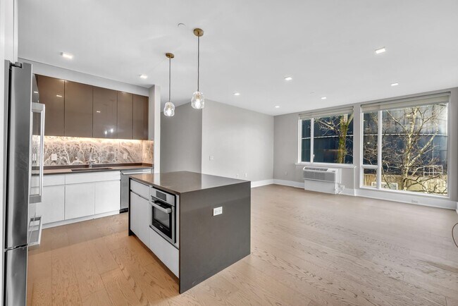 7101 River Rd in North Bergen, NJ - Building Photo - Building Photo