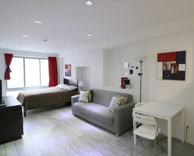 property at 521 W 48th St