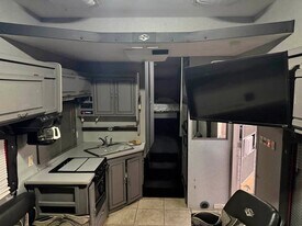 806 S Tyler St in Beeville, TX - Building Photo