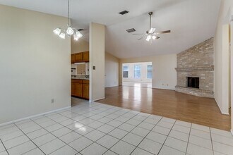 9018 Woburn St in San Antonio, TX - Building Photo - Building Photo