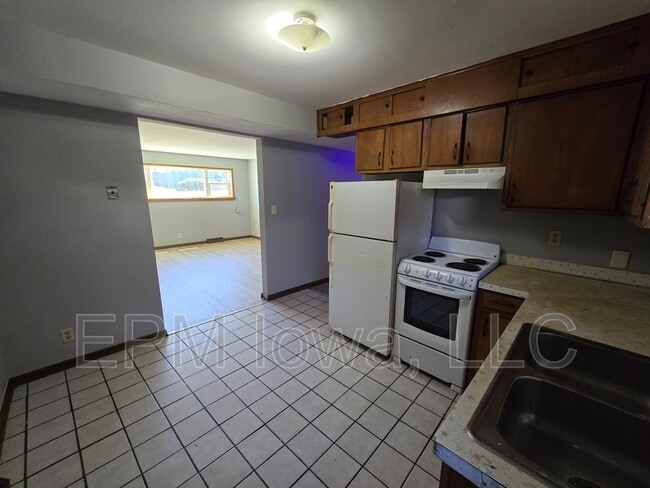 804 W Mullan Ave in Waterloo, IA - Building Photo - Building Photo