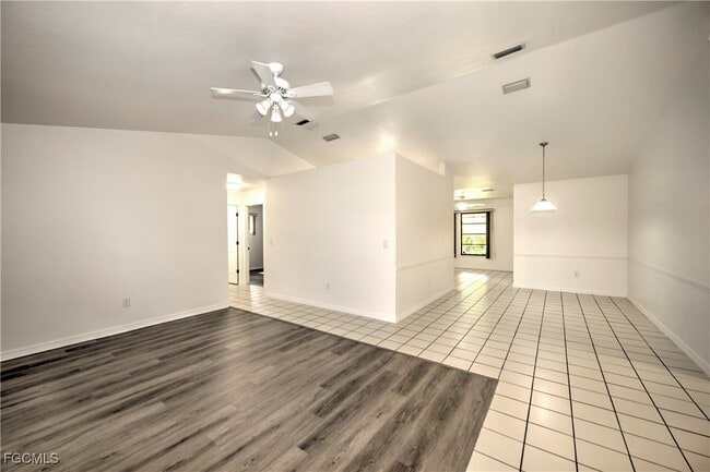 1402 SW 1st Ave in Cape Coral, FL - Building Photo - Building Photo