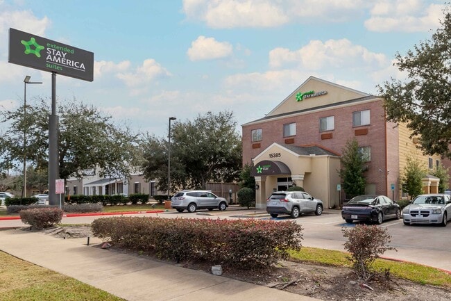 Furnished Studio-Houston - Katy Freeway - in Houston, TX - Building Photo - Building Photo