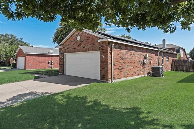 1121 Wabash Ct in Saginaw, TX - Building Photo - Building Photo