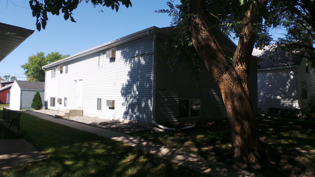 North Ashton Apartments in Fargo, ND - Building Photo - Building Photo