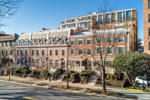 2818 Connecticut Ave NW in Washington, DC - Building Photo