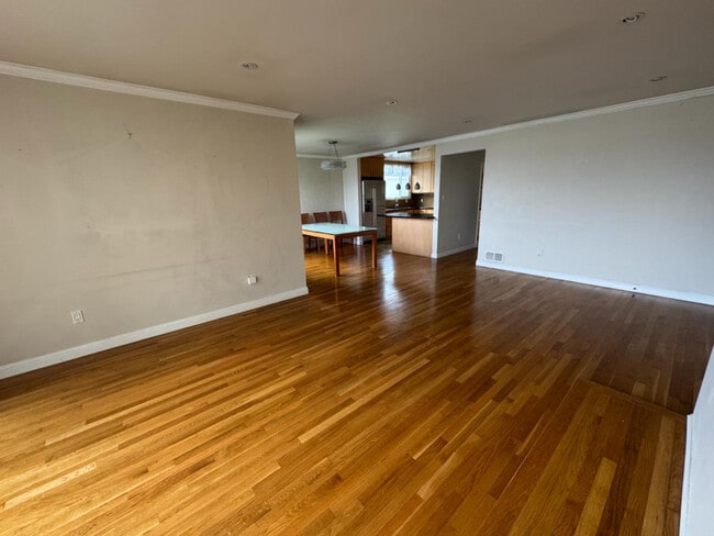 93 Crestview Ave in Daly City, CA - Building Photo - Building Photo