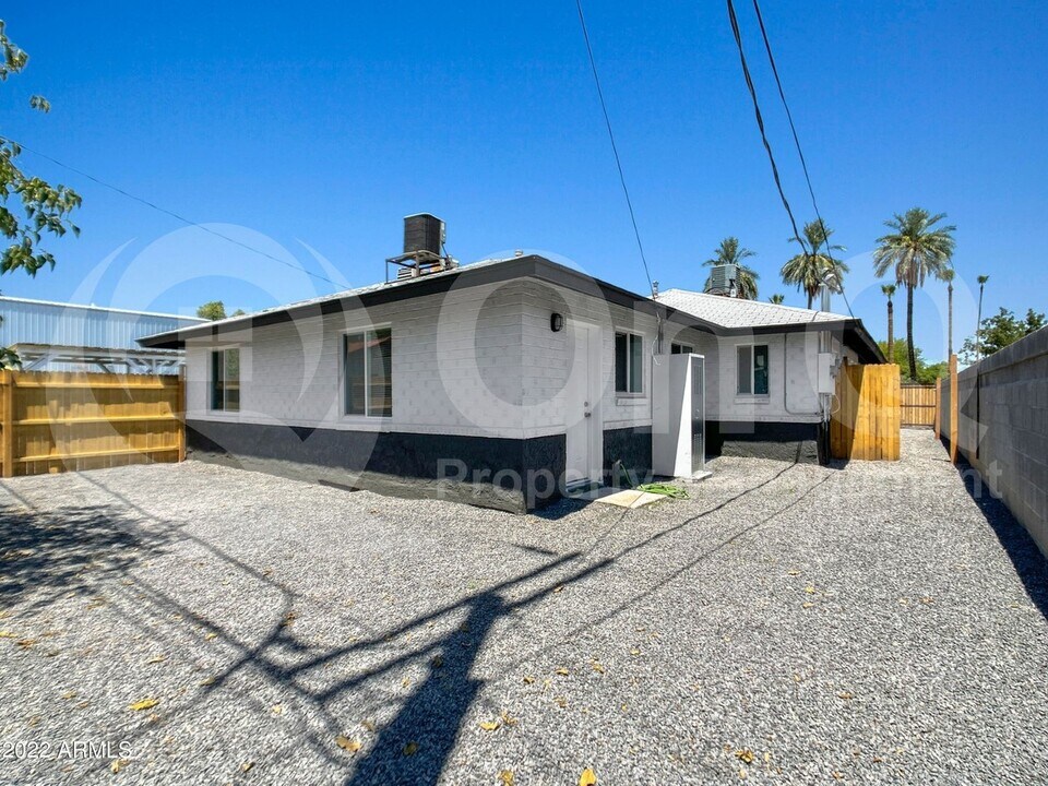 2109 W Hayward Ave in Phoenix, AZ - Building Photo