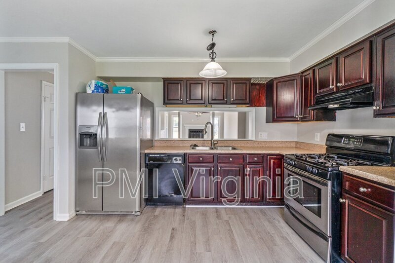 1151 Hillock Crossing in Virginia Beach, VA - Building Photo