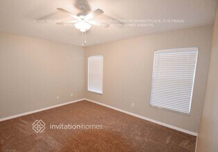 8105 Water Tower Dr in Tampa, FL - Foto de edificio - Building Photo