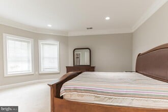 6529 Fairlawn Dr in McLean, VA - Building Photo - Building Photo