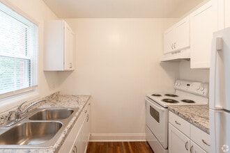 Poplar West Apartments in Durham, NC - Foto de edificio - Interior Photo