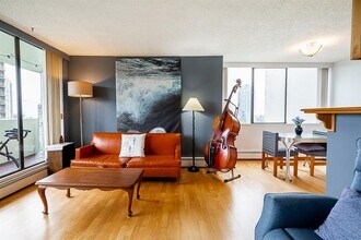 4200 Mayberry St in Burnaby, BC - Building Photo - Building Photo