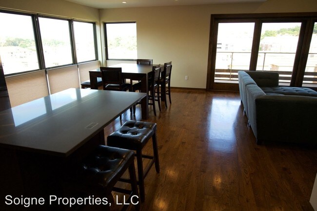 5017 Grand Ave-Unit -Unit 1 in Kansas City, MO - Building Photo - Building Photo