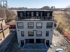 42 Chatfield Dr in Toronto, ON - Building Photo