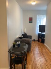 100 Linden St, Unit #1 in Boston, MA - Foto de edificio - Building Photo