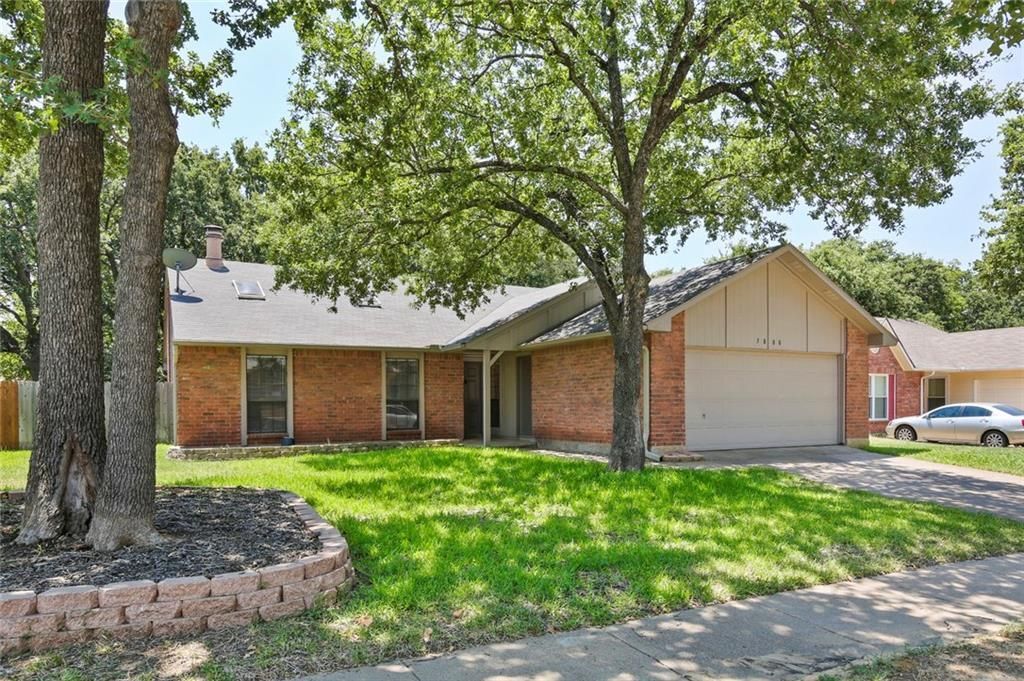 3800 Hackberry Ln in Bedford, TX - Building Photo