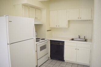 590 Logan St in Denver, CO - Building Photo - Building Photo